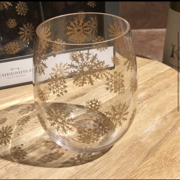 Set of 4 Threshold Stemless Snowflake Wine Glasses - Picture 2 of 3